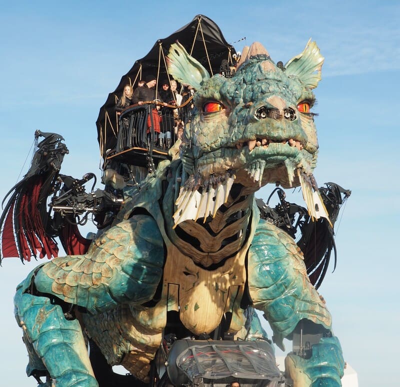Ride on mechanical dragons in calais